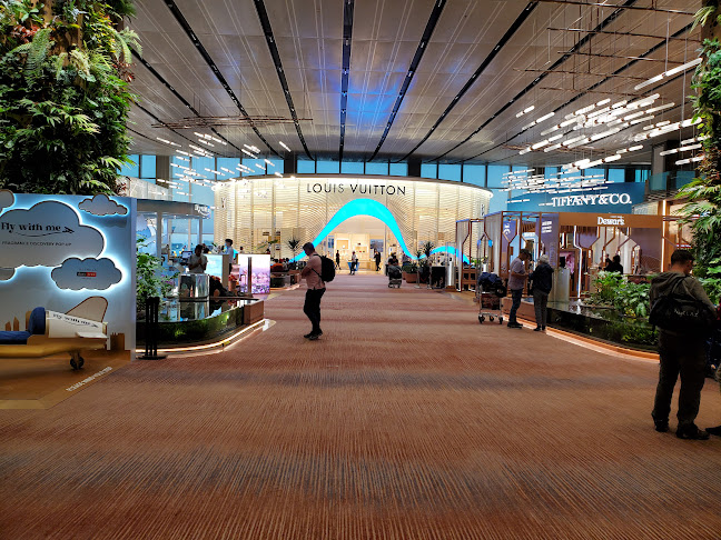 Changi Airport Terminal 1, Departure, Airport Blvd., #02-63 80 Transit Lounge East, 819642