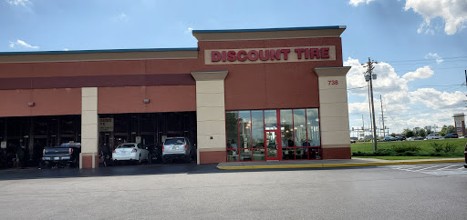 Tire Shop «Discount Tire Store - Smyrna, TN», reviews and photos, 738 President Pl, Smyrna, TN 37167, USA
