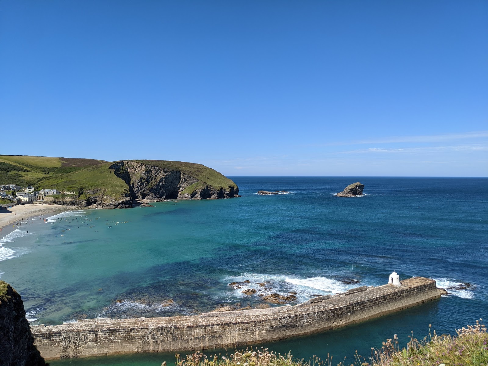 Photo of Portreath Beach surrounded by mountains