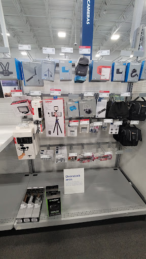 Electronics Store «Best Buy», reviews and photos, 12765 Harper Village Dr #160, Battle Creek, MI 49014, USA