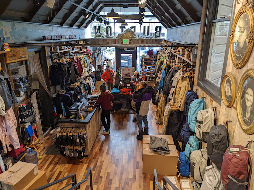 Sporting Goods Store «Burton Flagship Store», reviews and photos, 1630 Haight St, San Francisco, CA 94117, USA