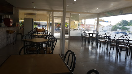 Luna Cafe - Av. Tachira, cruce, con Av. Bolívar, Cdad. Bolívar 8001, Bolívar, Venezuela