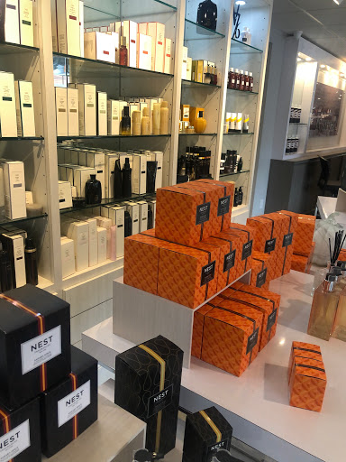 Hair Salon «INTERLOCKS Salon + Spa», reviews and photos, 58 Merrimac St, Newburyport, MA 01950, USA