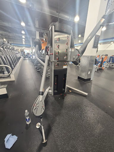 Health Club «Crunch - Woodbridge», reviews and photos, 789 St George Ave, Woodbridge, NJ 07095, USA