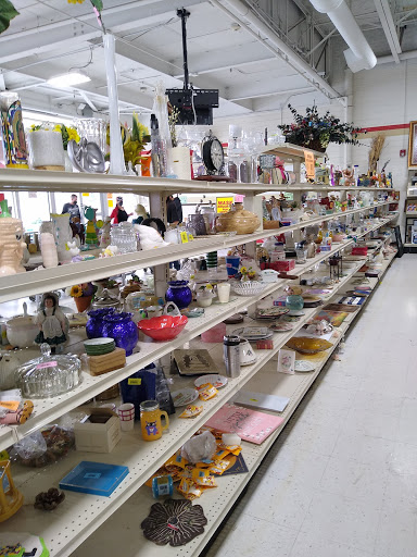 Thrift Store «ARC Thrift Stores», reviews and photos, 6791 W Colfax Ave, Denver, CO 80214, USA