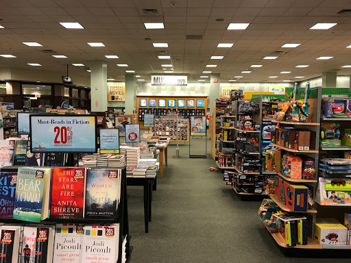Book Store «Barnes & Noble», reviews and photos, 230 Main St, White Plains, NY 10601, USA