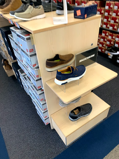 Shoe Store «Rack Room Shoes», reviews and photos, 7727 N MacArthur Blvd, Irving, TX 75063, USA