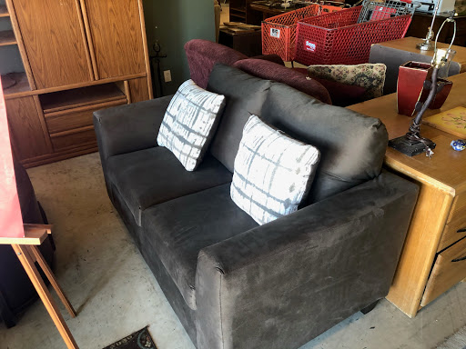 Thrift Store «Helping Hand Missions Thrift Store», reviews and photos, 5307 Gulf Breeze Pkwy, Gulf Breeze, FL 32563, USA