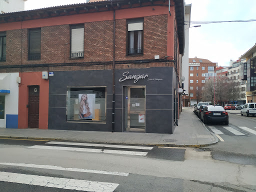 Información y opiniones sobre Sangar Salón de Peluquería de León