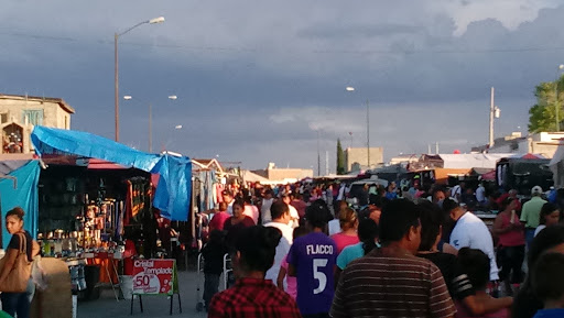 Las Gladiolas market