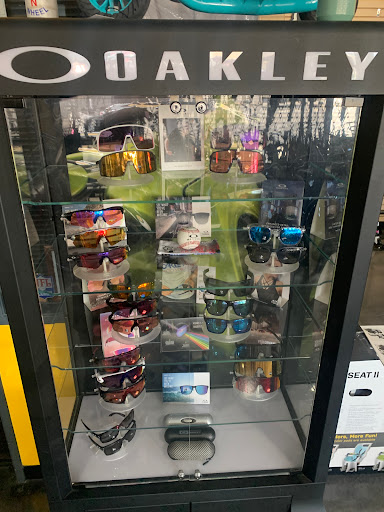 Oakley (Partner Store/Sales Only)
