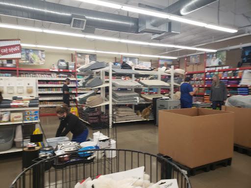 Pet Supply Store «Pet Food Express», reviews and photos, 3910 Middlefield Rd, Palo Alto, CA 94303, USA