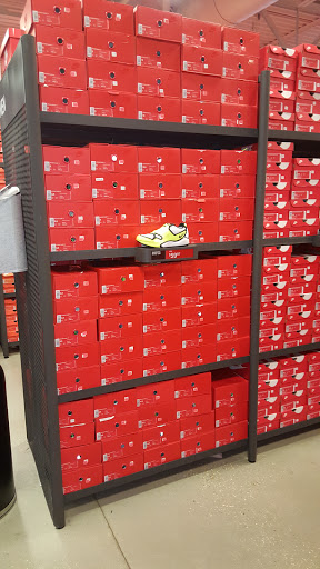 Clothing Store «Nike Factory Store», reviews and photos, 10700 Factory Shop Blvd, Gulfport, MS 39503, USA