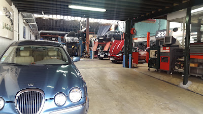 JJR Automobiles à Saint-Ouen-sur-Seine