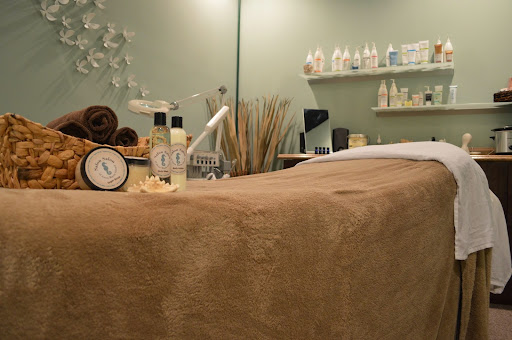 Hair Salon «Salon Salon of AMI», reviews and photos, 3612 E Bay Dr, Holmes Beach, FL 34217, USA