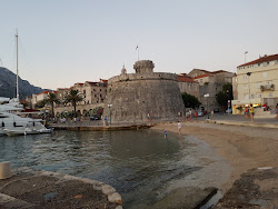 Luka Korculanska beach'in fotoğrafı ve yerleşim