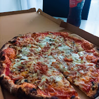 Plats et boissons du Pizzas à emporter La Pizzeria du Village à Grenoble - n°1