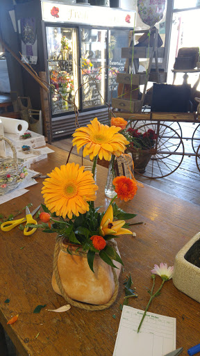 Florist «Platform 322», reviews and photos, 322 W Main St, Lexington, IL 61753, USA