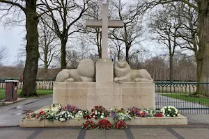 Grebbeberg War Cemetery image