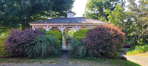 Farm «B & B Flower Farm», reviews and photos, 668 Jones Hill Rd, West Haven, CT 06516, USA