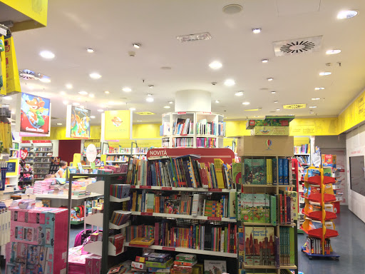Book stores Milan
