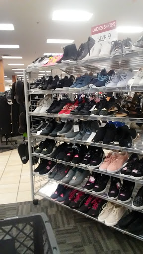 Clothing Store «Burlington Coat Factory», reviews and photos, 285 N Moorpark Rd, Thousand Oaks, CA 91360, USA