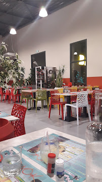 Atmosphère du Restaurant asiatique Restaurant Owok à Saint-Mitre-les-Remparts - n°9