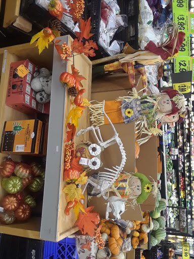 Grocery Store «Grocery Outlet Bargain Market», reviews and photos, 2801 Zinfandel Dr, Rancho Cordova, CA 95670, USA