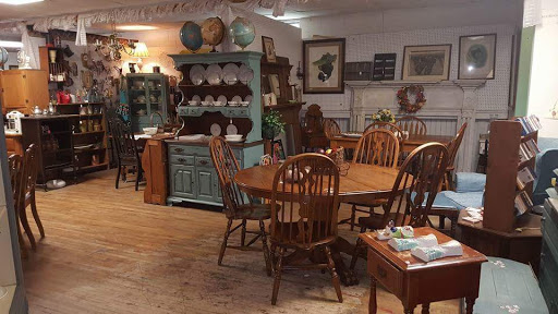 Antique Furniture Store «Useful Things Antiques & Collectibles Store», reviews and photos, 11 Crenshaw Ln, Coxs Creek, KY 40013, USA