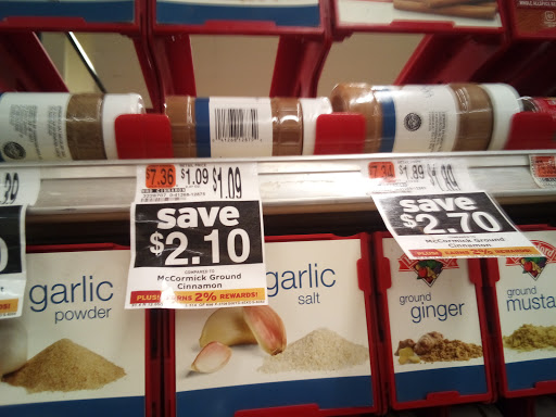 Grocery Store «Hannaford Supermarket», reviews and photos, 99 Main St, Gorham, ME 04038, USA