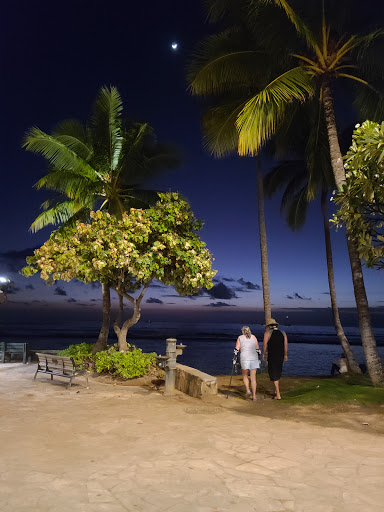 Beach bars at night Honolulu