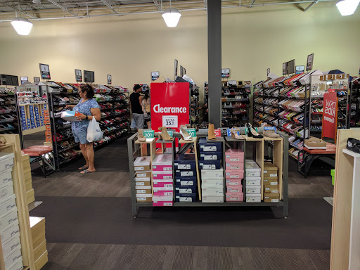 Shoe Store «DSW Designer Shoe Warehouse», reviews and photos, 1412 Greenbrier Pkwy, Chesapeake, VA 23320, USA