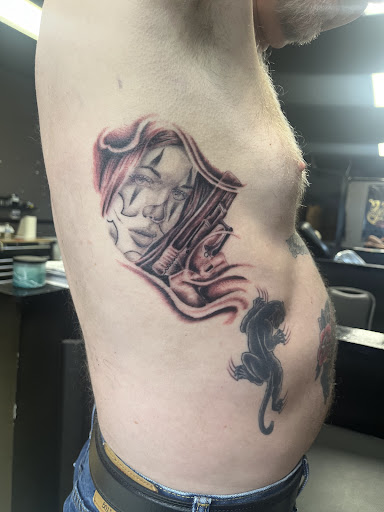 Explore belly button tattoo ideas, creative tattoo ideas in Houston, available at 333 Tattoo Studio HTX