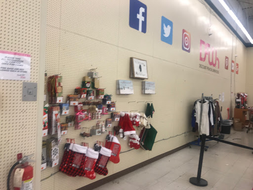 Discount Store «Discount Fashion Warehouse Northland», reviews and photos, 2727 Northland Plaza Dr, Columbus, OH 43231, USA