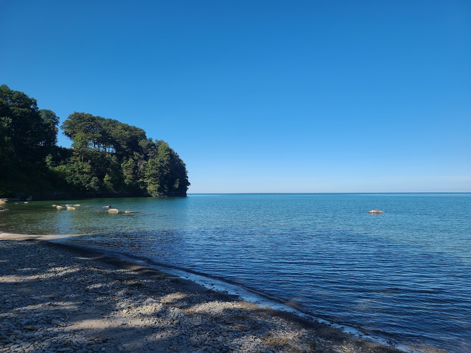 Shorewood Beach'in fotoğrafı - rahatlamayı sevenler arasında popüler bir yer