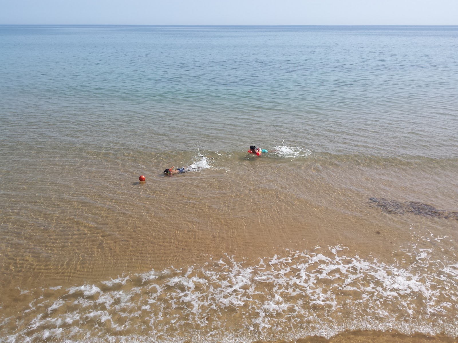 Kariat Arkmane Beach'in fotoğrafı düz ve uzun ile birlikte