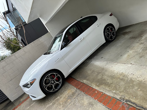 Van Nuys Alfa Romeo image