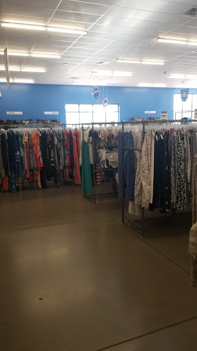 Thrift Store «Higley & Queen Creek Goodwill Retail Store & Donation Center», reviews and photos, 4570 S Higley Rd, Gilbert, AZ 85297, USA