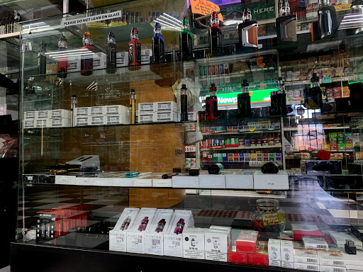 Tobacco Shop «HN Smoke Shop», reviews and photos, 4215 N 19th Ave, Phoenix, AZ 85015, USA