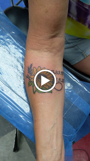 Tattoo Shop «Artistry In Motion», reviews and photos, 230 E Walnut St, North Vernon, IN 47265, USA