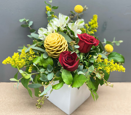 Florist «Crescent Floral & Gifts», reviews and photos, 2140 Wealthy St SE, Grand Rapids, MI 49506, USA
