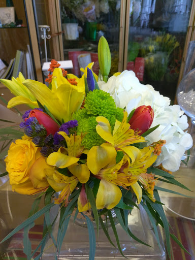 Florist «Plump Chicago Flower Shop», reviews and photos, 411 E Oakwood Blvd, Chicago, IL 60653, USA