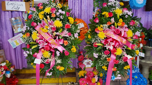 Florist «Davany Flowers & Pinatas», reviews and photos, 522 Cupples Rd, San Antonio, TX 78237, USA