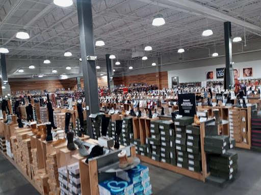 Shoe Store «DSW Designer Shoe Warehouse», reviews and photos, 1 Walden Galleria, Buffalo, NY 14225, USA