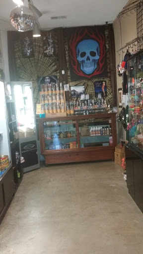 Tobacco Shop «Woodstock Smoke Shop», reviews and photos, 4326 SE Woodstock Blvd, Portland, OR 97206, USA