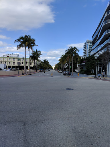 Liquor Store «Portofino Wine Bank», reviews and photos, 500 S. Pointe Dr #110, Miami Beach, FL 33139, USA