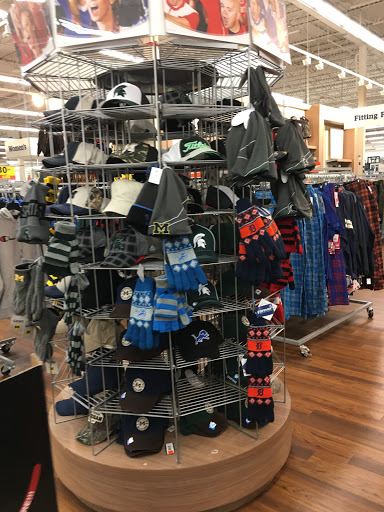 Department Store «Walmart Supercenter», reviews and photos, 2001 W Maple Rd, Troy, MI 48084, USA