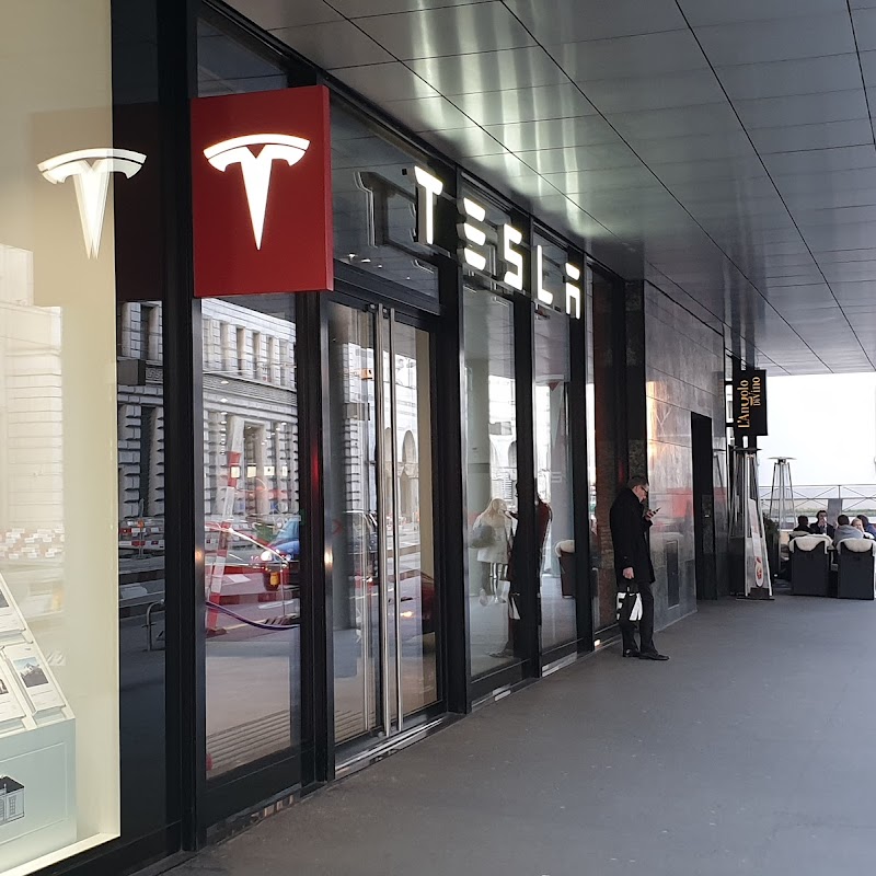 Tesla Store Basel St. Alban