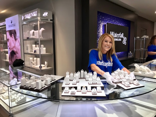 Jeweler «Waterfall Jewelers», reviews and photos, 5649 Dixie Hwy, Waterford Twp, MI 48329, USA