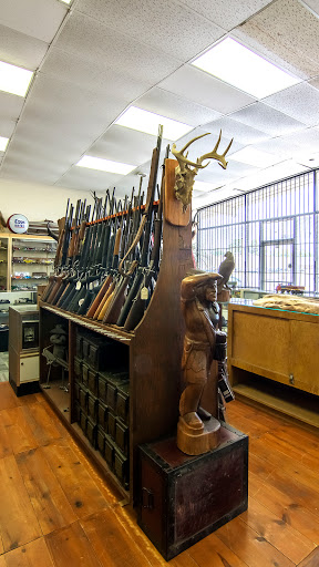 Gun Shop «Guns Plus», reviews and photos, 705 E Race Ave, Searcy, AR 72143, USA